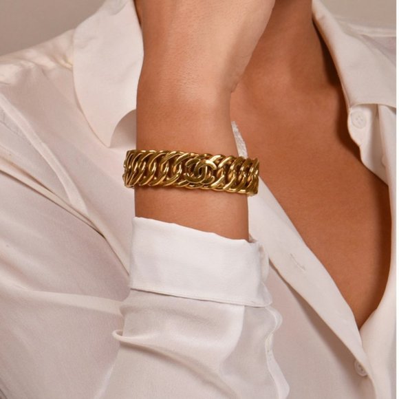 Chanel Vintage Oversized Weave CC Logo Bangle - Picture 10 of 10